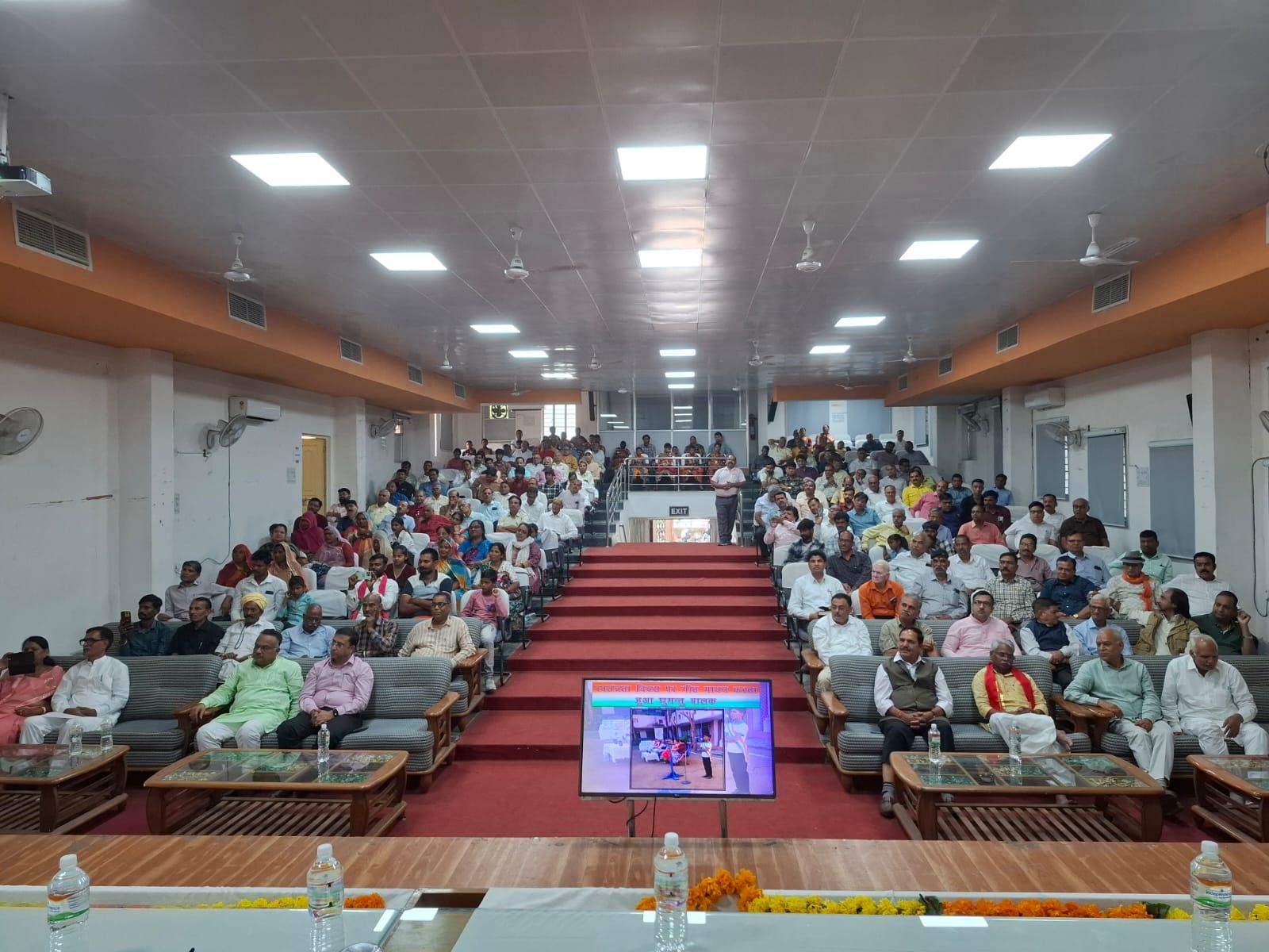 Read more about the article घुमंतू समाज के बच्चों ने बिखेरी प्रतिभा की चमक,                                                                     गुरु गोरखनाथ छात्रावास का वार्षिकोत्सव संपन्न