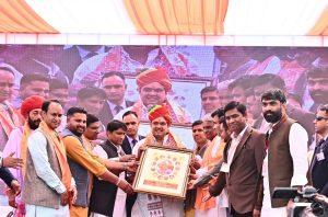 Read more about the article विमुक्त, घुमन्तू एवं अर्द्ध घुमन्तू समाज के महासम्मेलन में पहुंचे मुख्यमंत्री                                                                                                     घुमन्तू समुदाय का सर्वांगिण विकास सरकार की प्राथमिकता